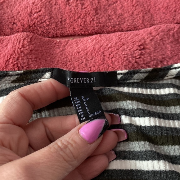 Forever 21 crop top open would go well with Camisole - Picture 2 of 2